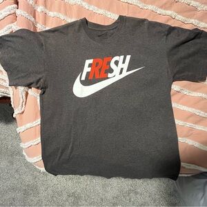 Men’s Size M Nike Short Sleeve Tee - FRESH logo